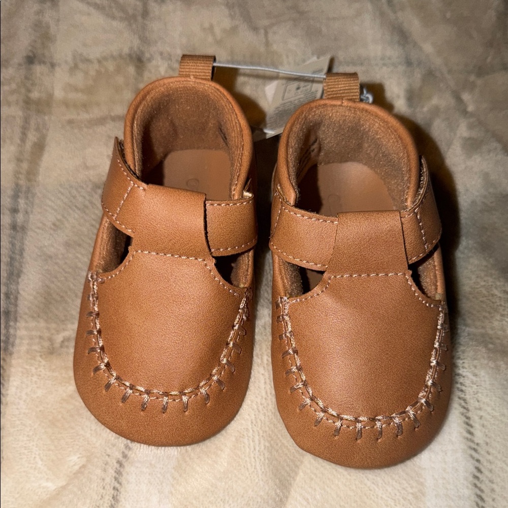 Old Navy Tan Baby Walker Shoes